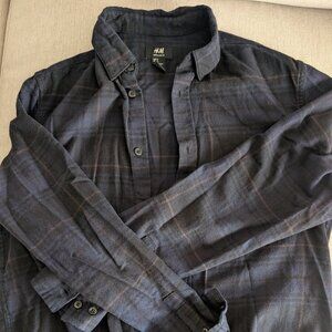 H&M Men's Casual Button Down Shirt - Navy Plaid